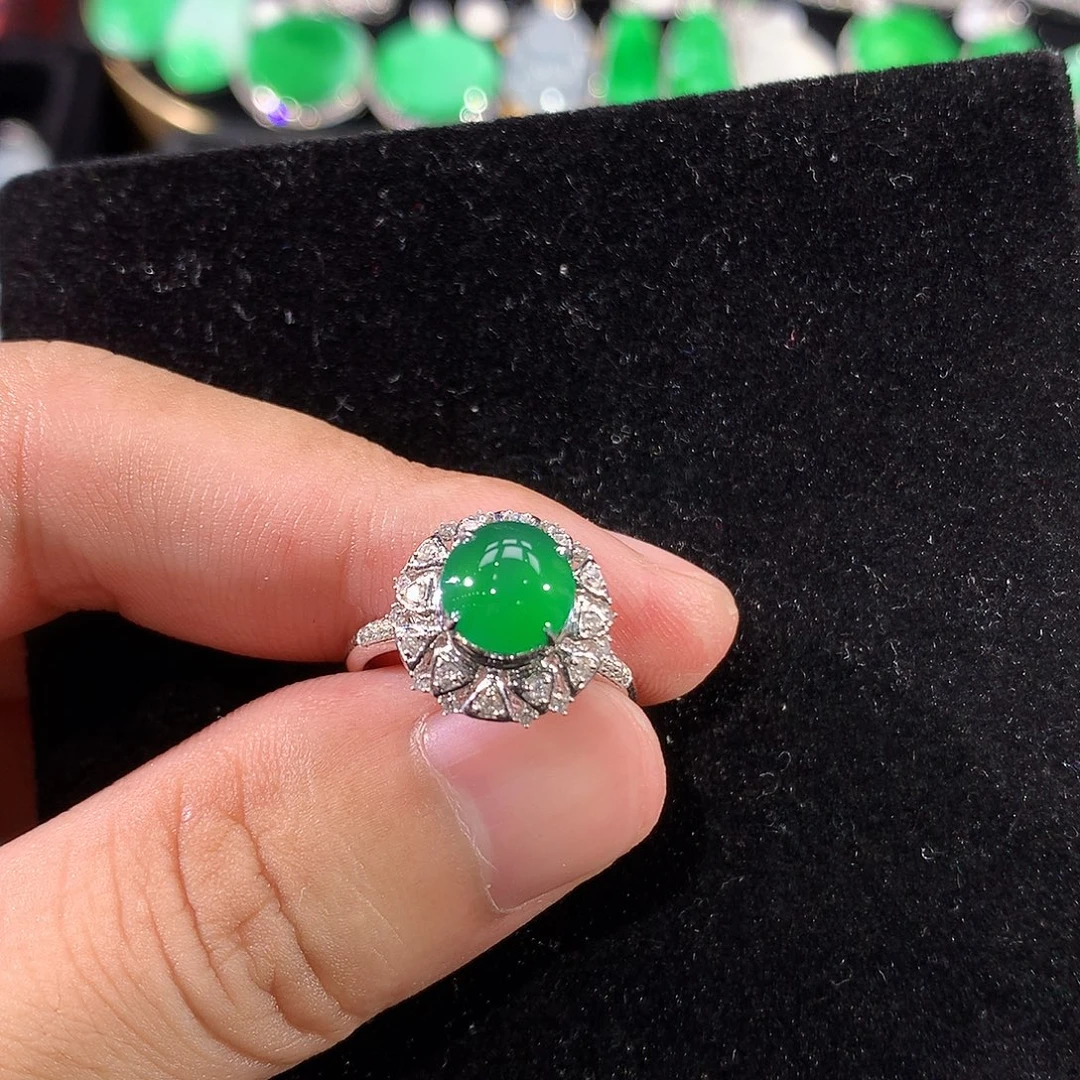 翡翠18K金镶嵌戒指