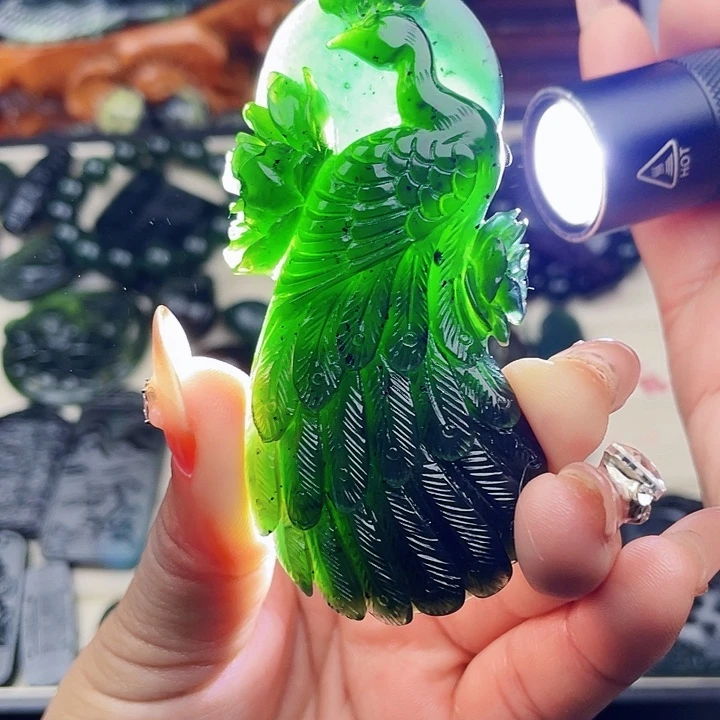 蛇纹石玉未镶嵌挂件泰山玉凤戏牡丹