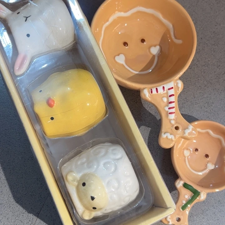 绘***衣摆件陶瓷默认微瑕介意勿拍