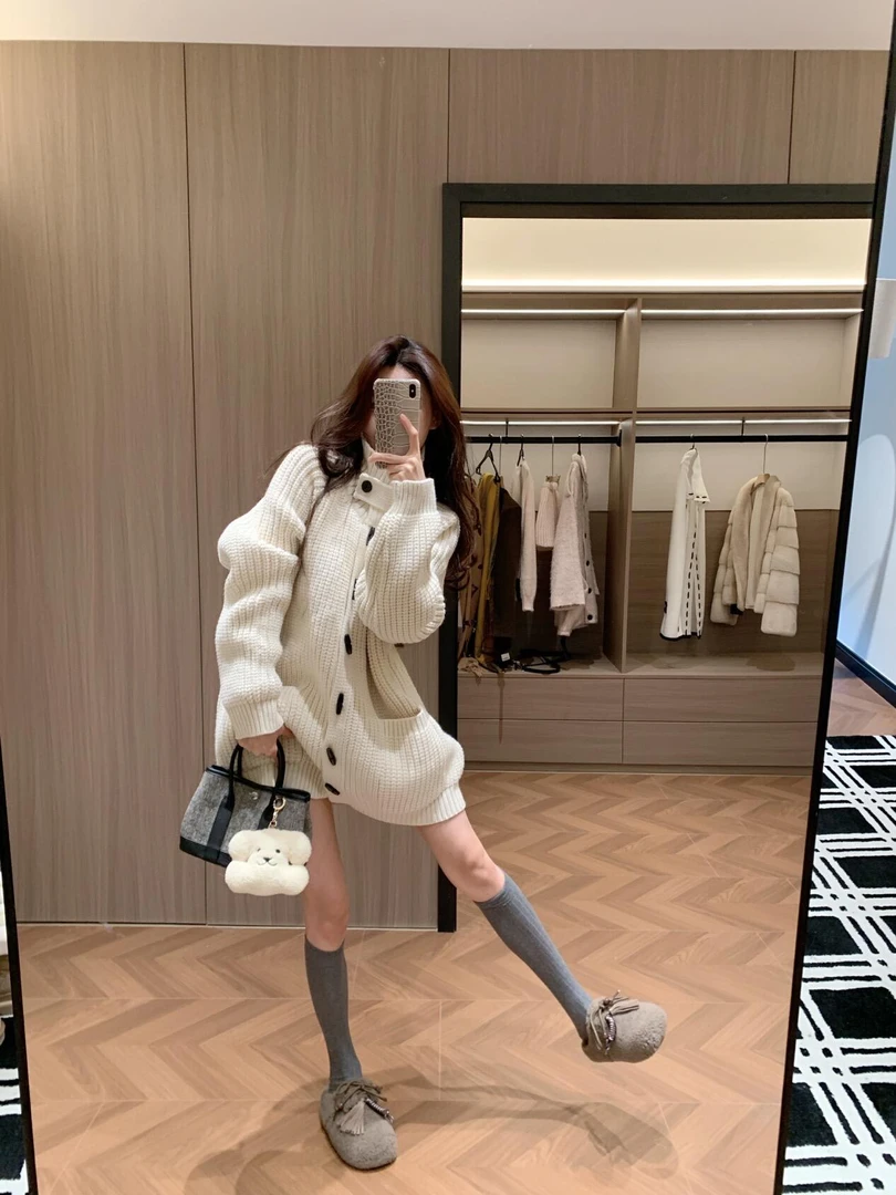 春秋新款拍照必备衣服冬季时尚针织毛衣休闲百搭气质针织韩版上衣