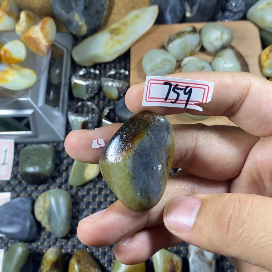 和田玉（糖玉）未镶嵌挂件