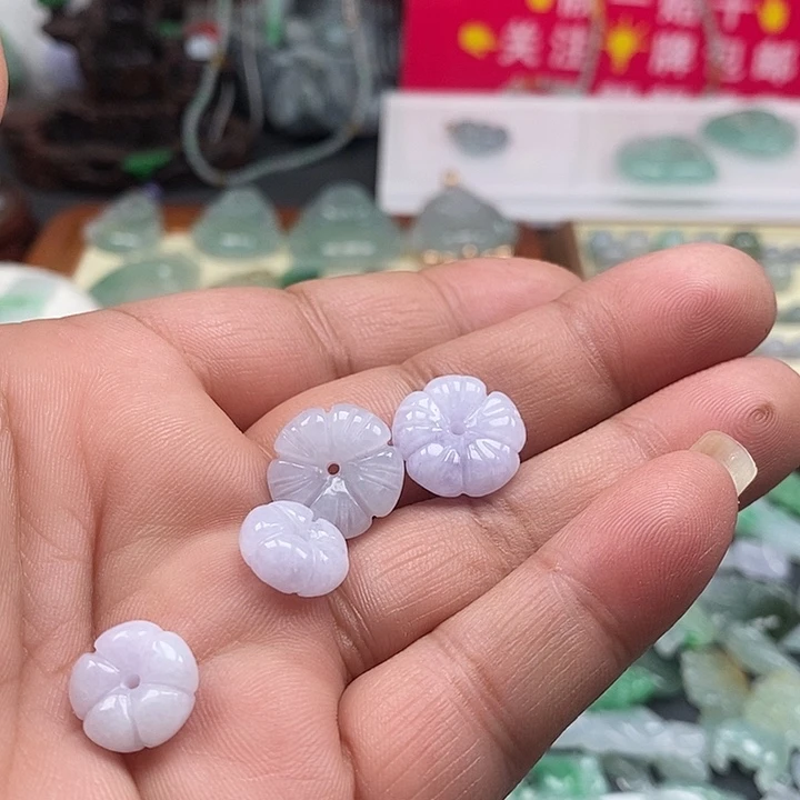 吊坠(不含链)未镶嵌翡翠一个60