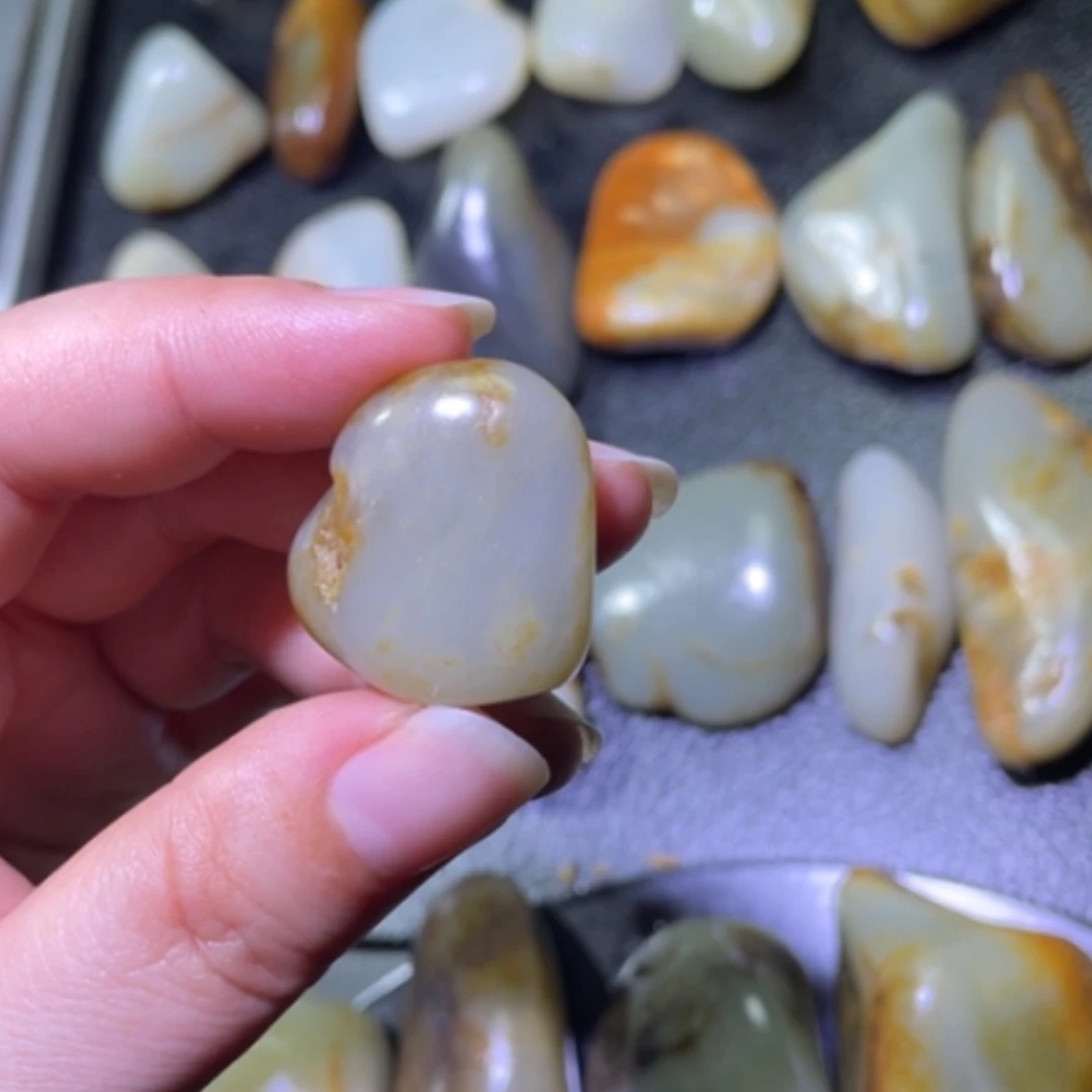 【闪购商品】颈饰未镶嵌和田玉（子料）