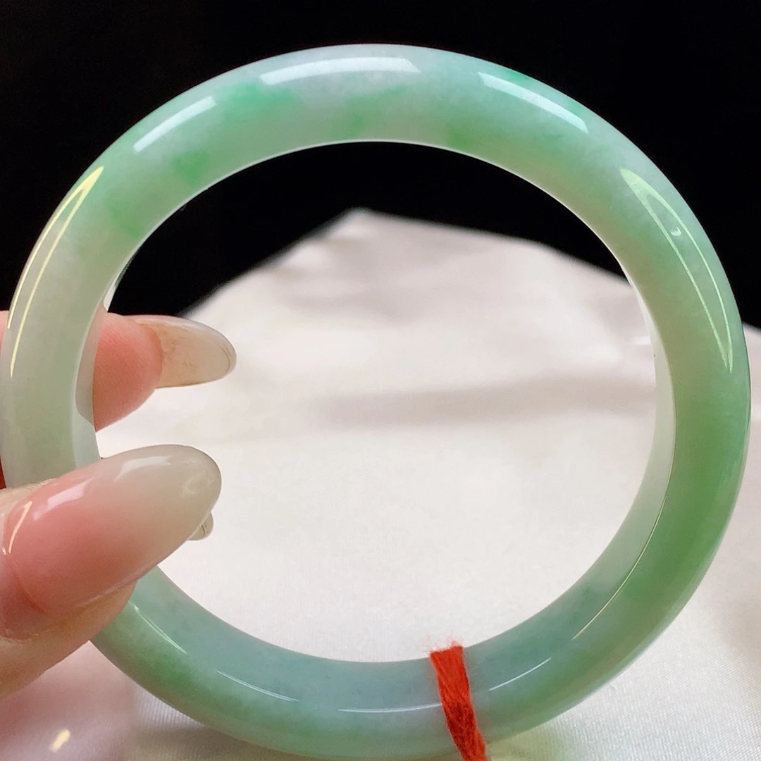 翡翠手镯未镶嵌天然翡翠5135