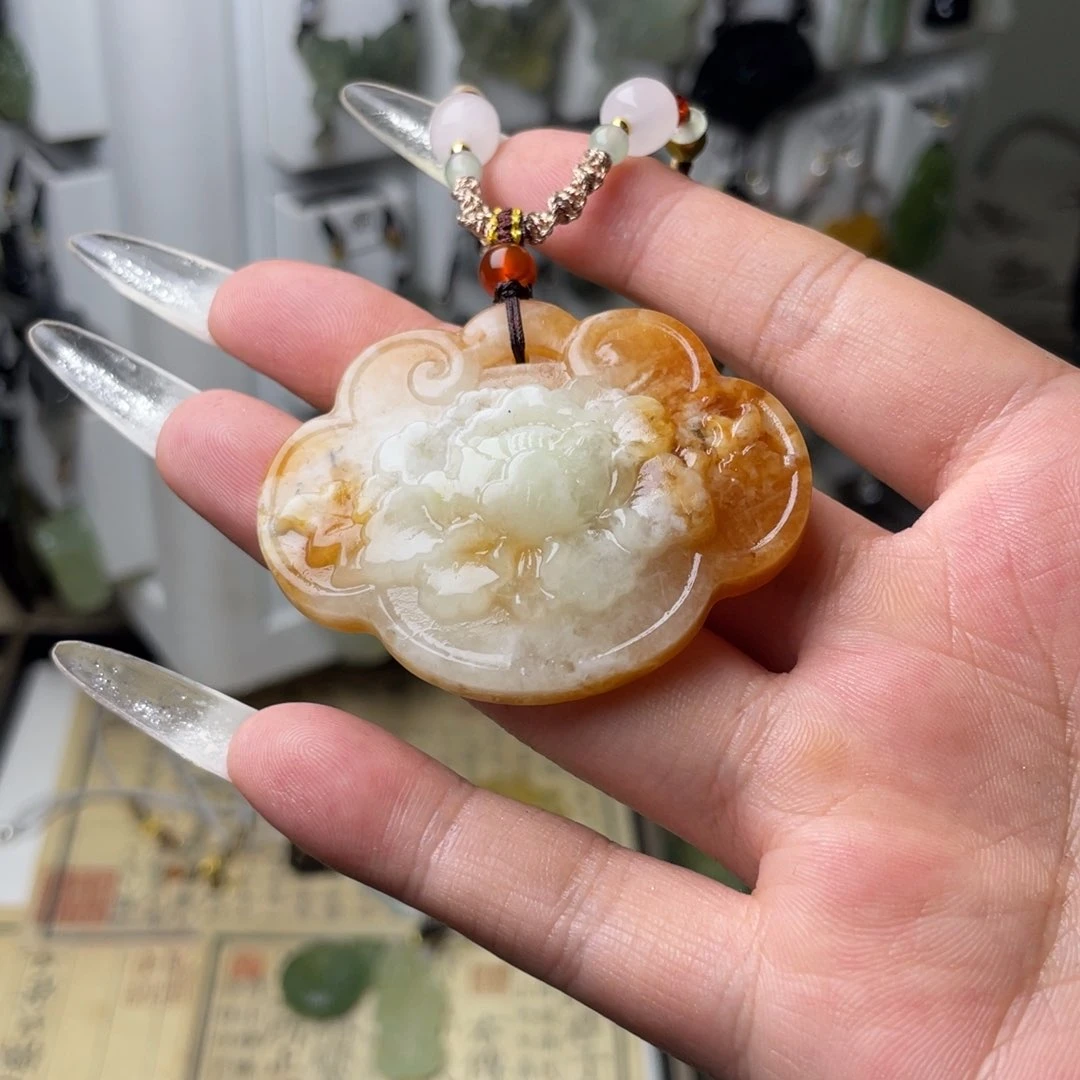 太***竹岫玉未镶嵌颈饰花锁