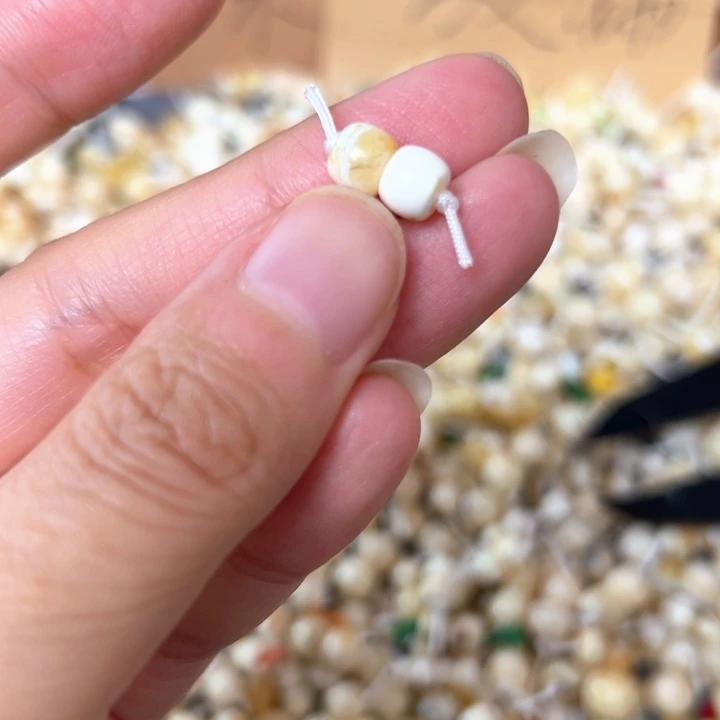 裸石蜜蜡未镶嵌6.1mm一对