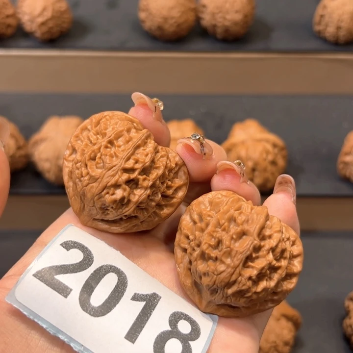 桃核吊坠宫灯文玩核桃