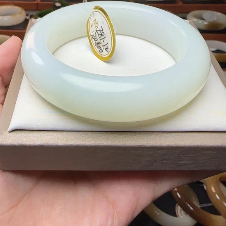 和田玉未镶嵌手镯微翠羊脂白厚装56.4