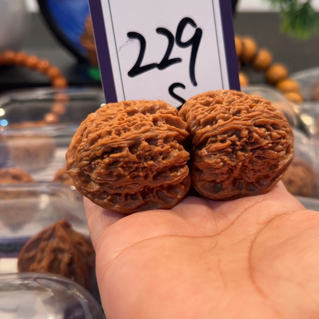 文玩核桃把件229号三角疆43