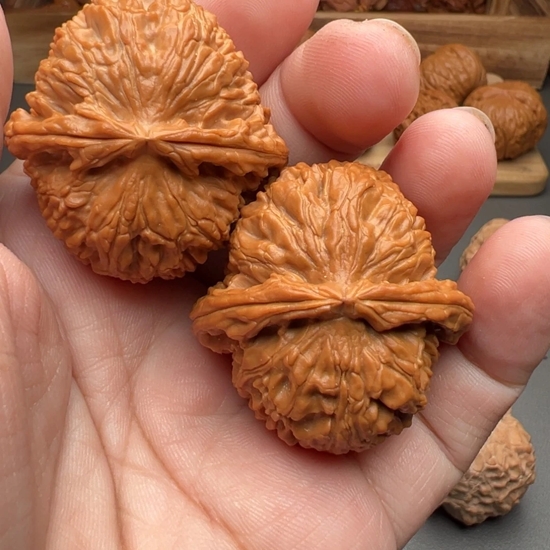 文玩核桃把件球白