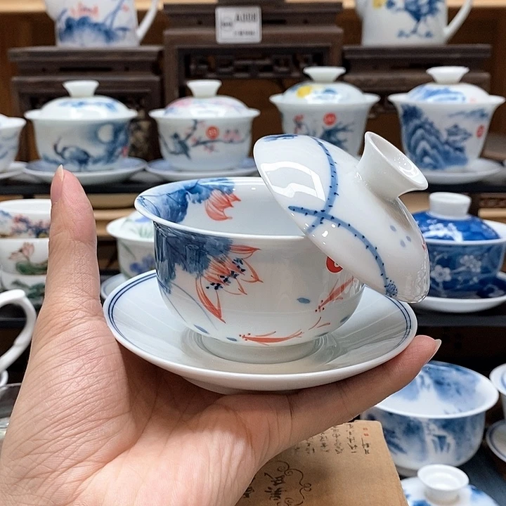 手绘荷花小胖妞悬停盖碗175cc釉下彩微瑕福利款