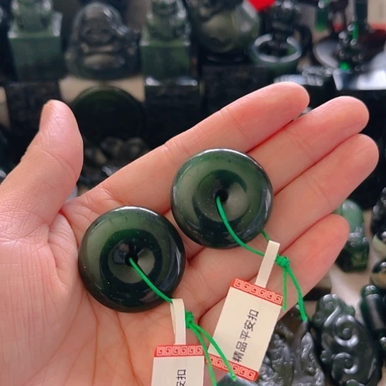 ️***往蛇纹石玉未镶嵌泰山玉