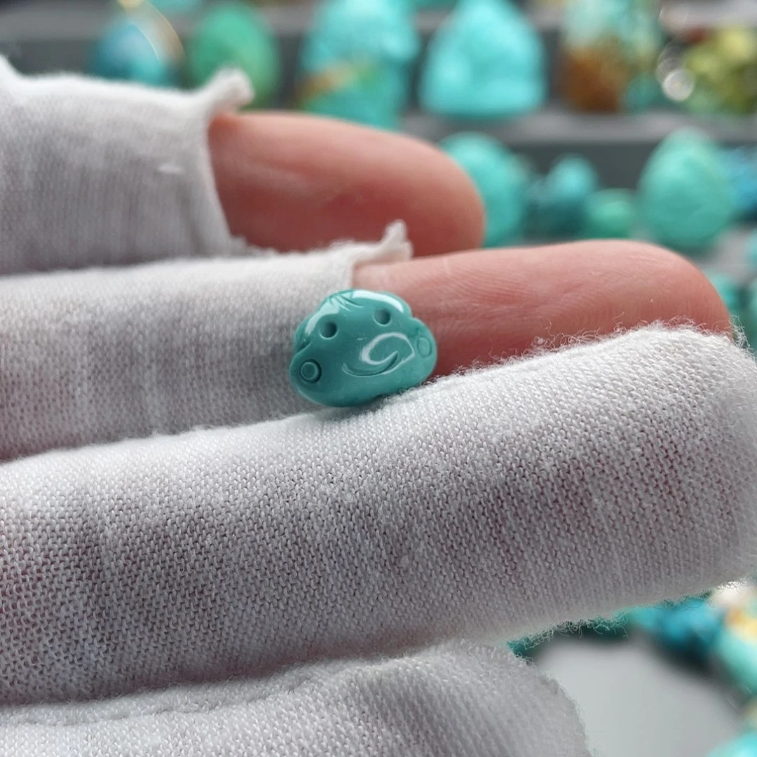 绿松石颈饰未镶嵌