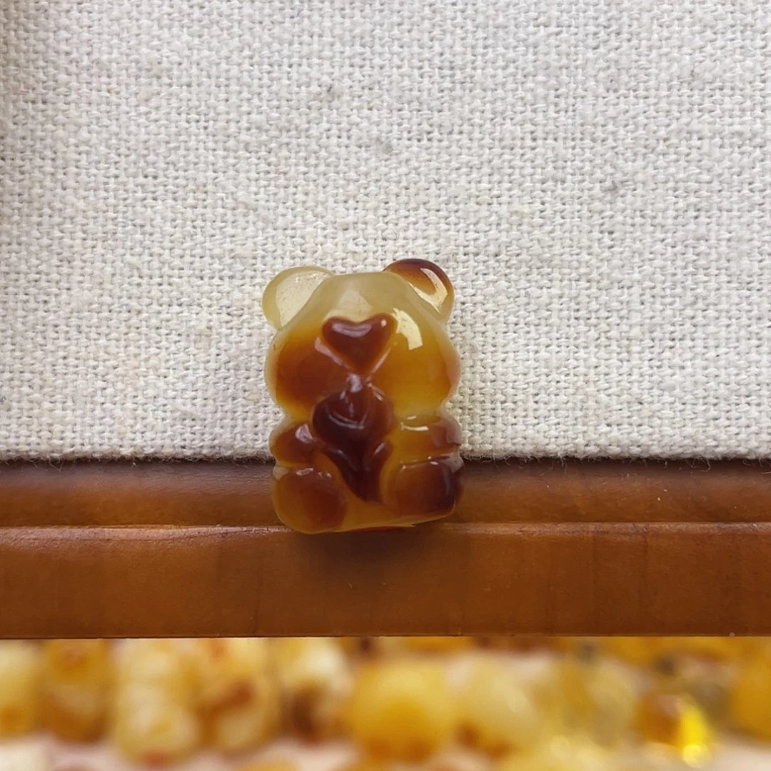 琥珀未镶嵌裸石小熊