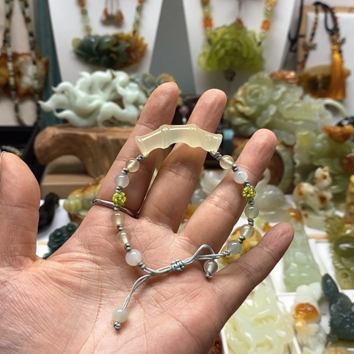 未镶嵌蛇纹石玉手链
