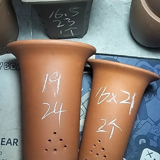 红泥兰花盆两个花盆