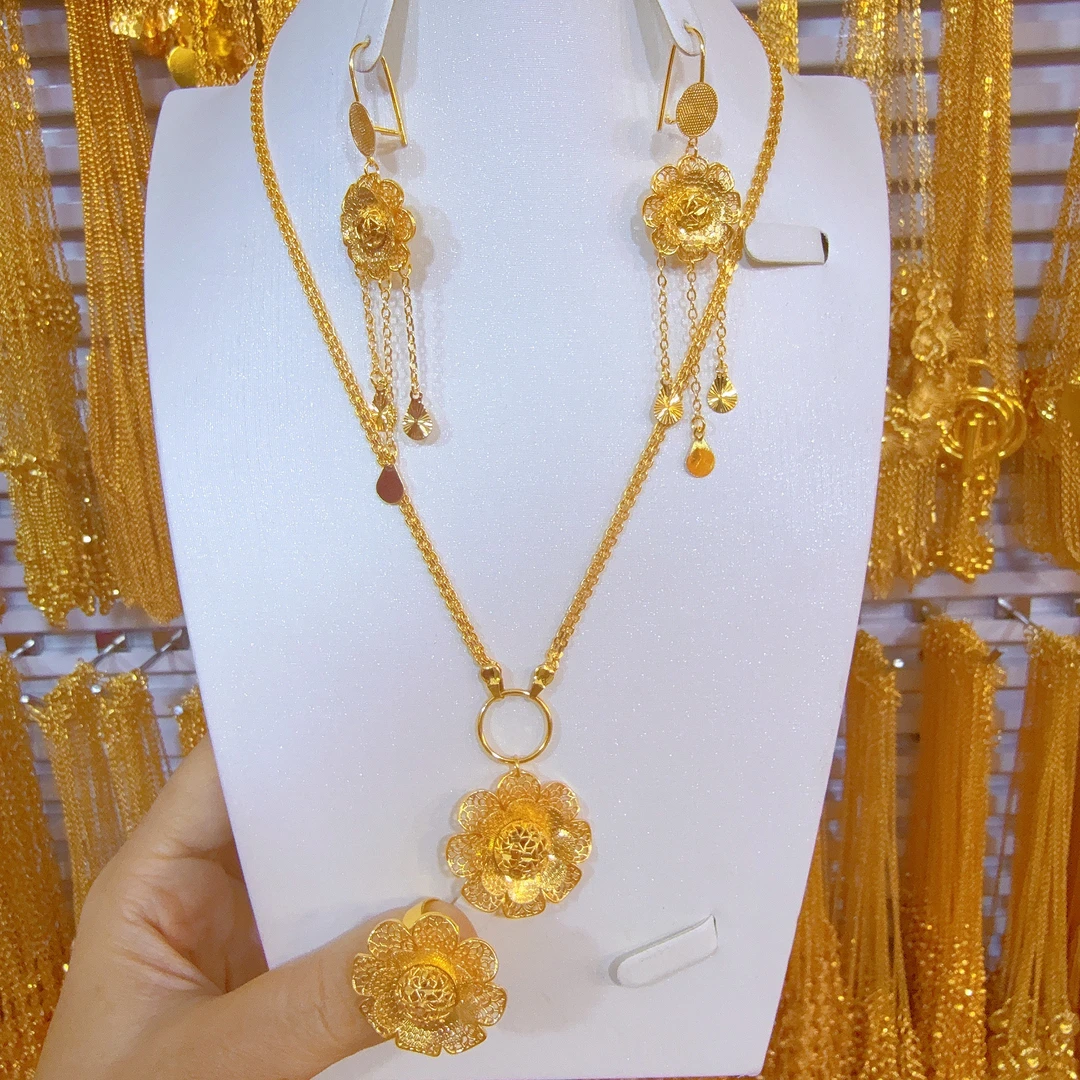 铜合金亚克力项链 新款精美时尚金子同款三件套首饰网红爆款百搭