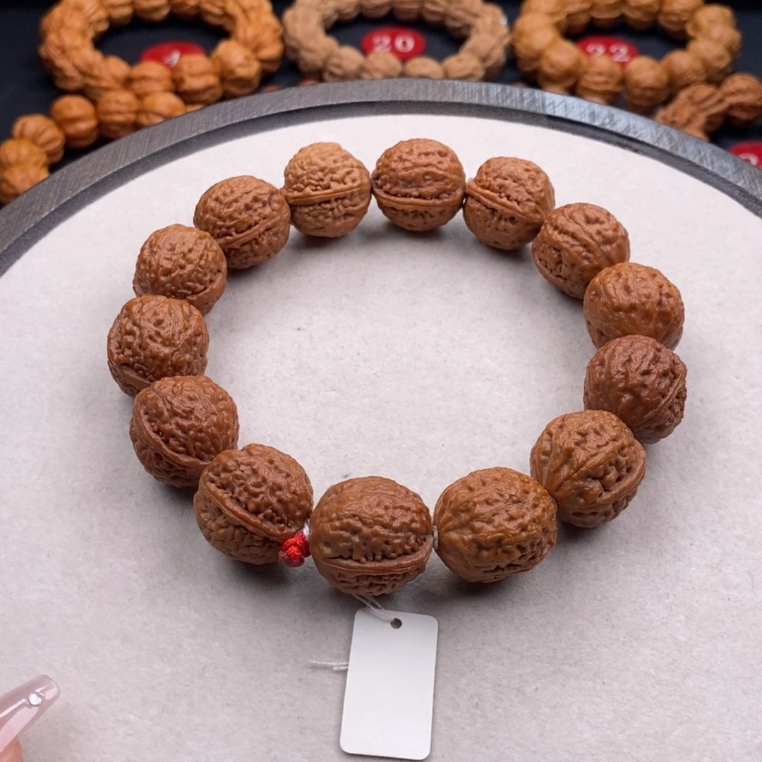 文玩核桃吊坠20尺寸印山红