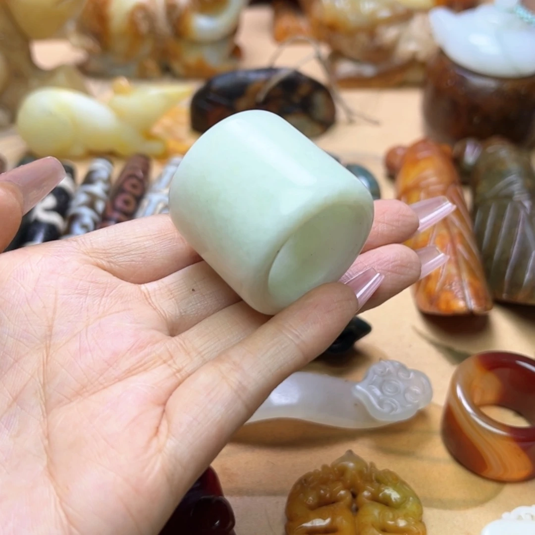 【闪购商品】蛇纹石玉颈饰未镶嵌