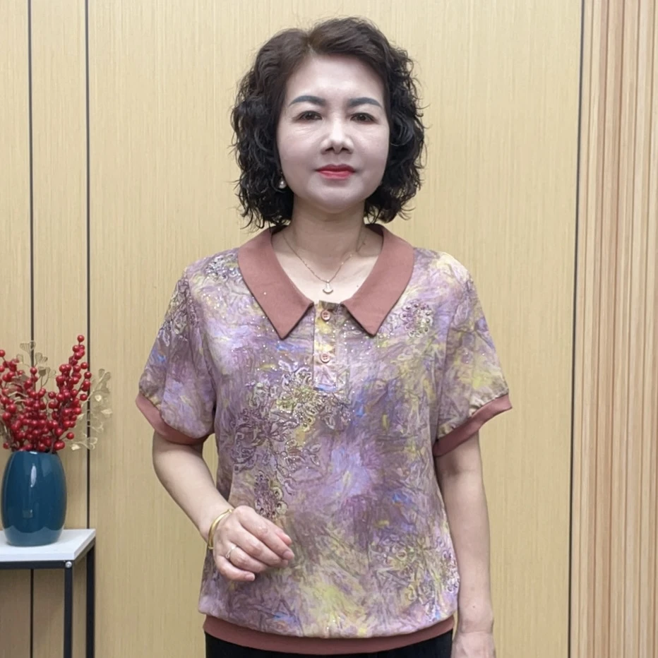 2025夏季减龄短袖时尚新款中老年宽松洋气上衣气质花色妈妈装
