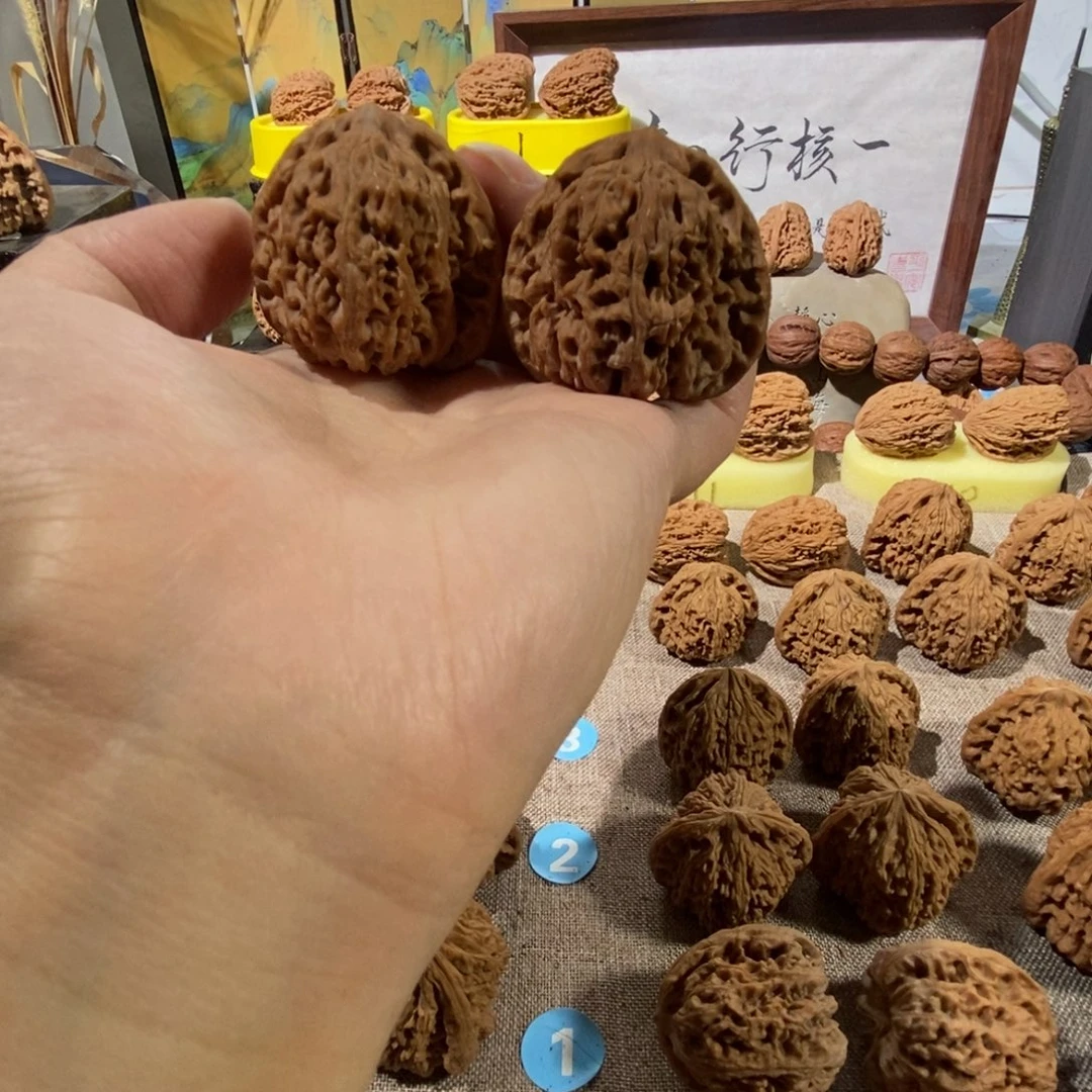 吊坠文玩核桃一代南疆粗纹了三角