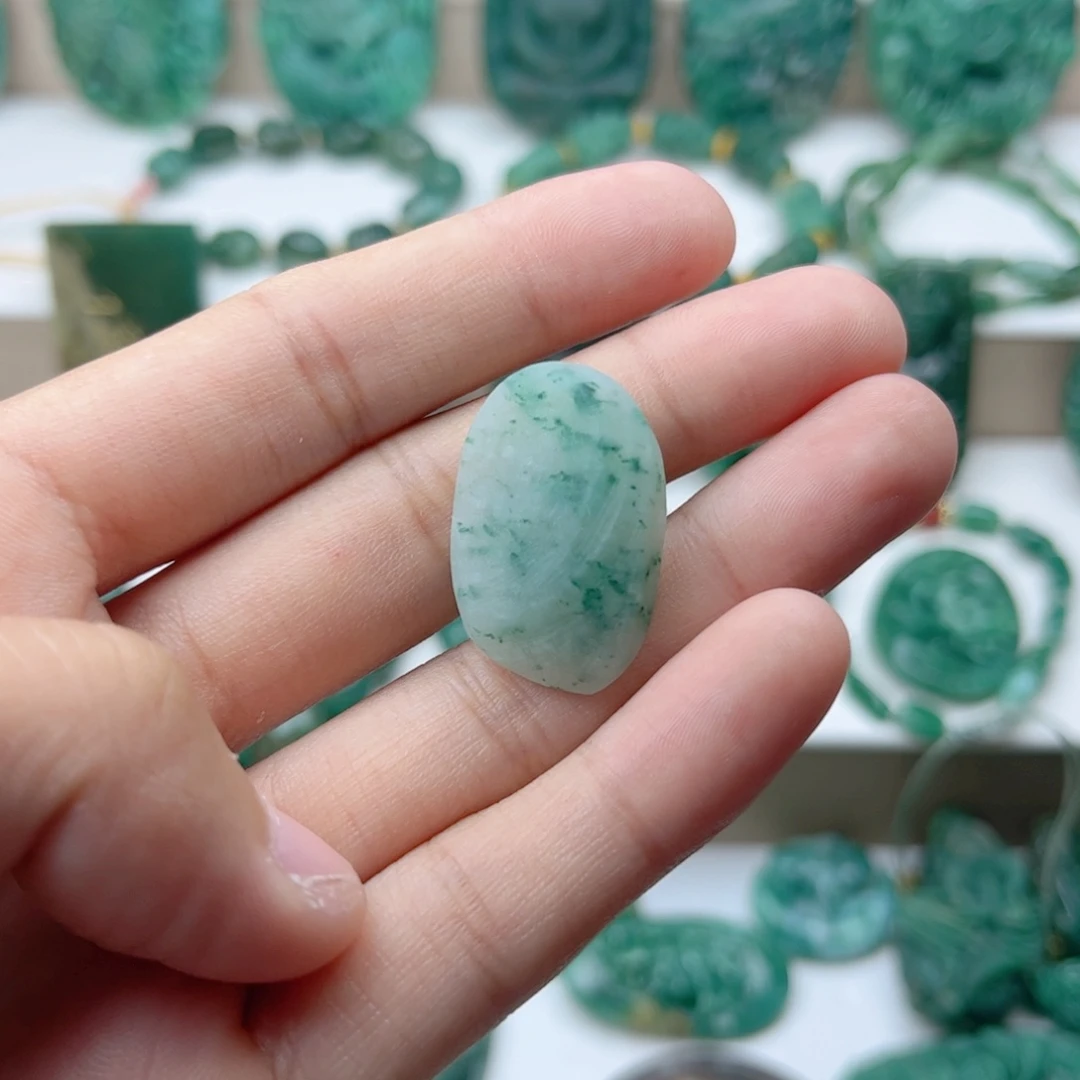 随***W独山玉未镶嵌挂件