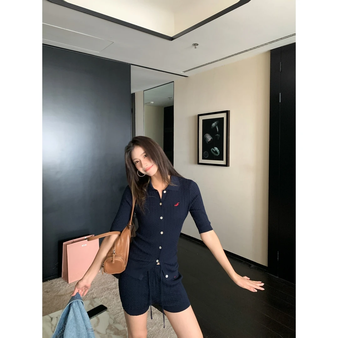 70不是七十【半眠日记】初秋韩版气质麻花绣花短袖毛织上衣短裤套装