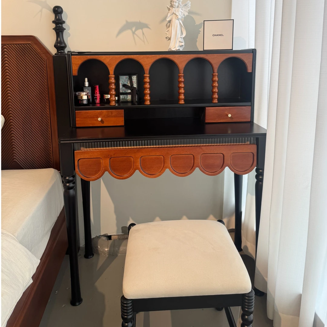 法式浪漫复古风纯实木中古风2025新款化妆台主卧床边化妆桌
