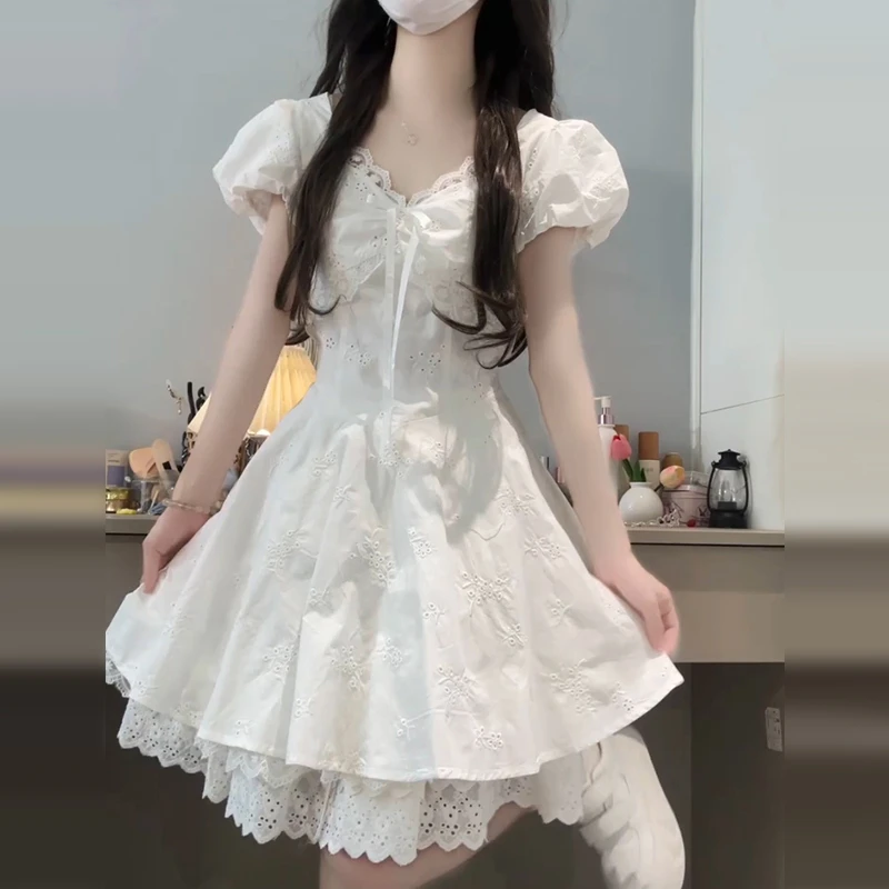 温柔风初恋甜美白色蕾丝连衣裙女夏季2025新款气质小个子收腰短裙