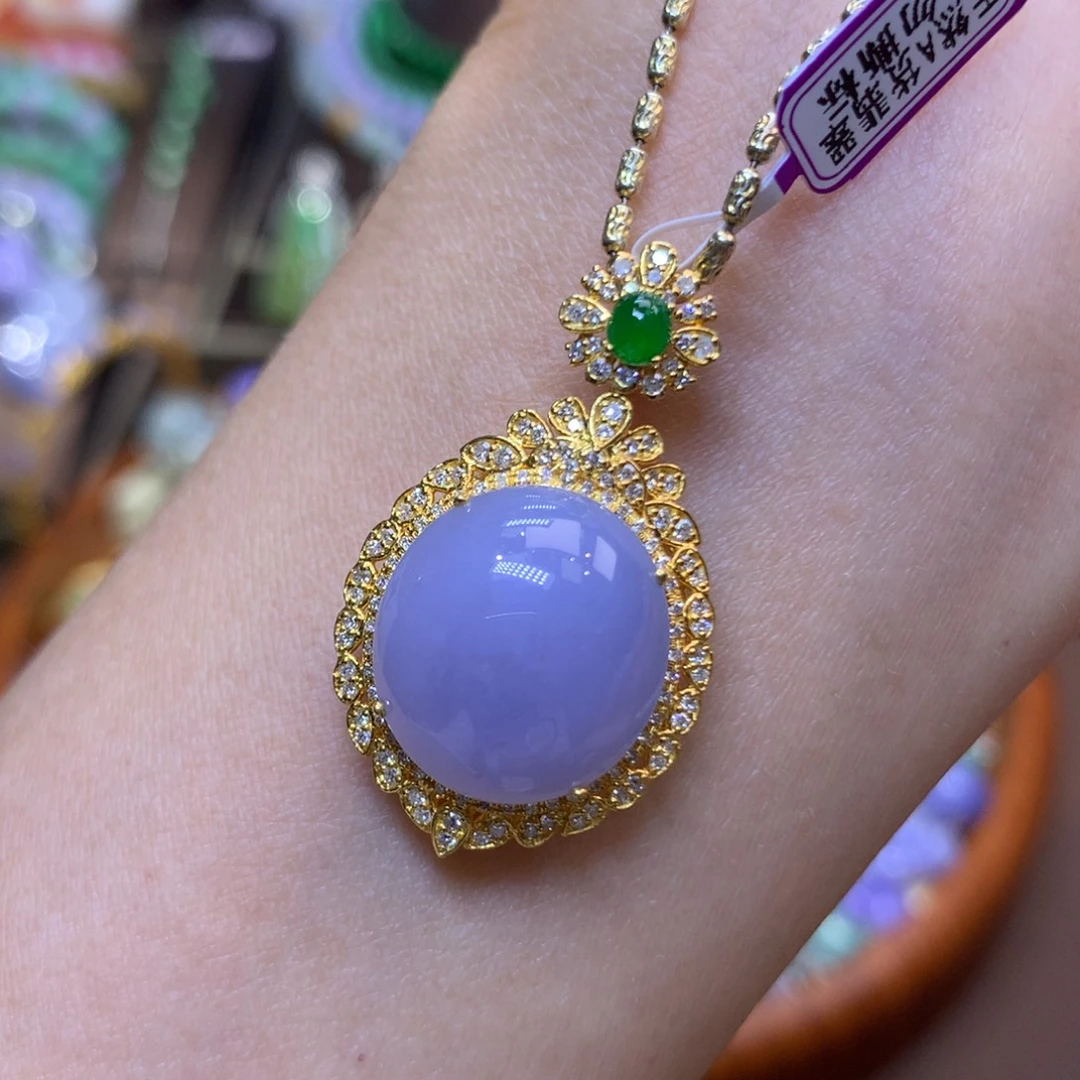 翡翠18K金镶嵌颈饰