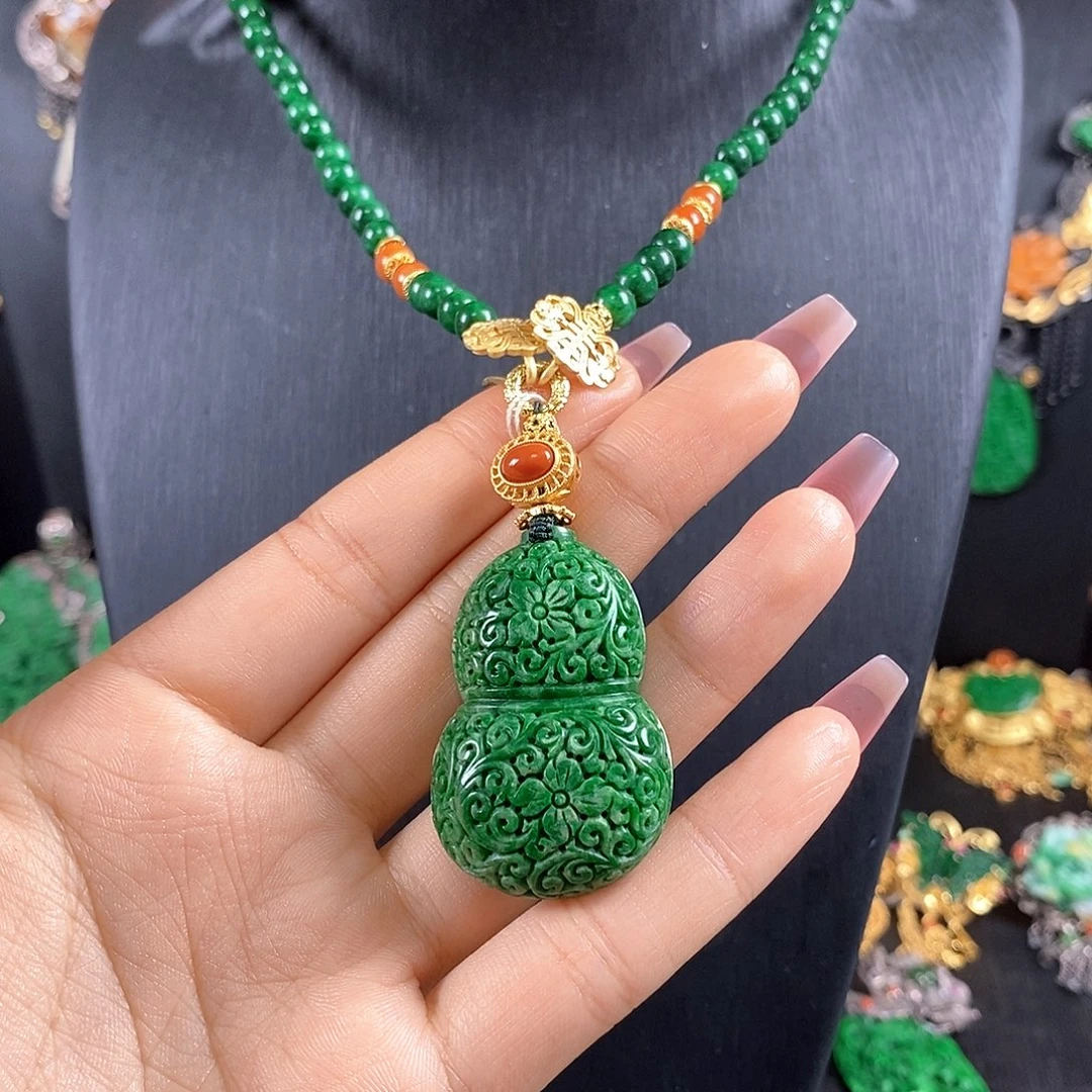 翡翠未镶嵌颈饰吊坠