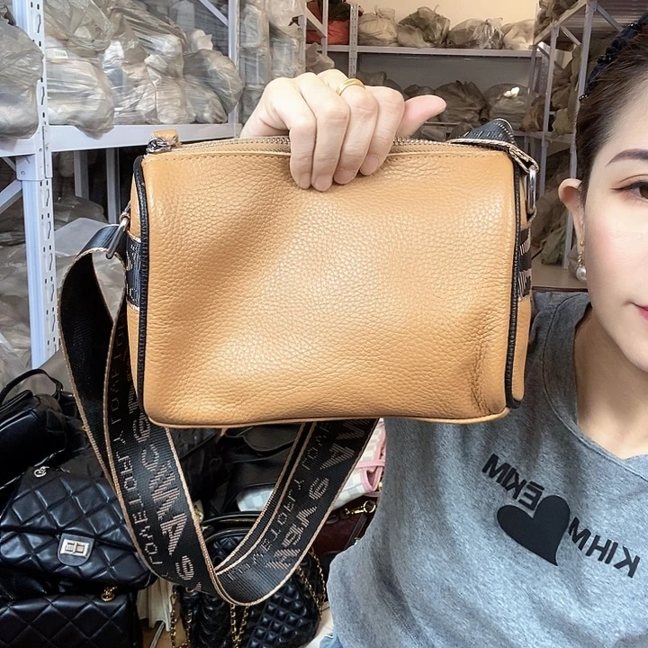 蚕丝小牛剖层皮革PU