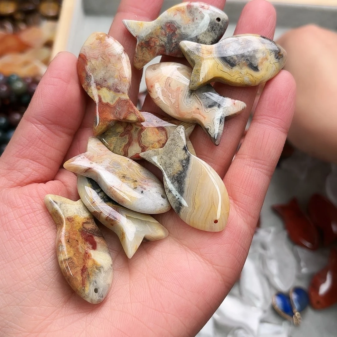 玛瑙/玉髓未镶嵌珠宝半成品20×39疯狂玛瑙鱼2颗