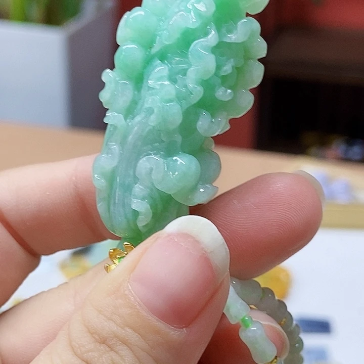 翡翠未镶嵌颈饰吊坠