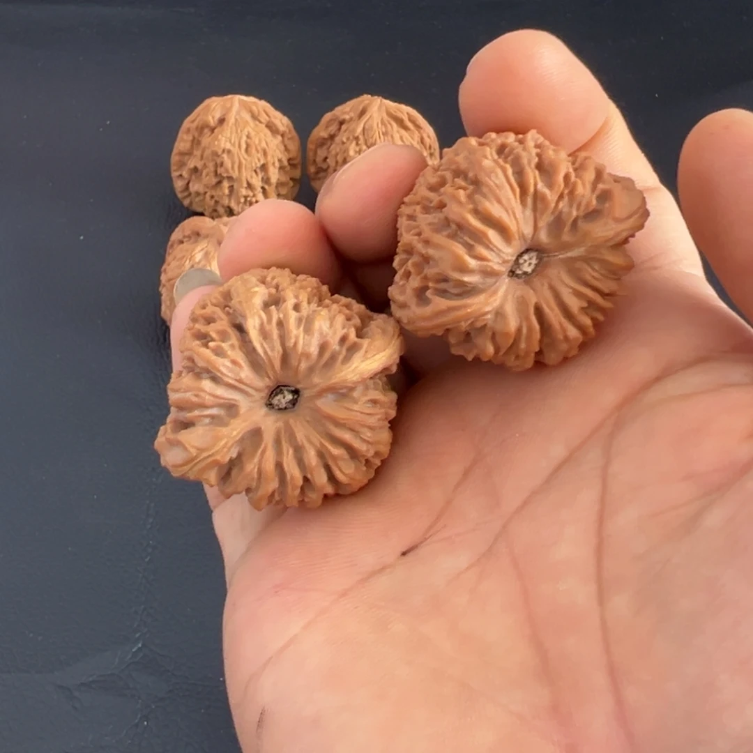 ****.把件文玩核桃涿鹿南疆有黄