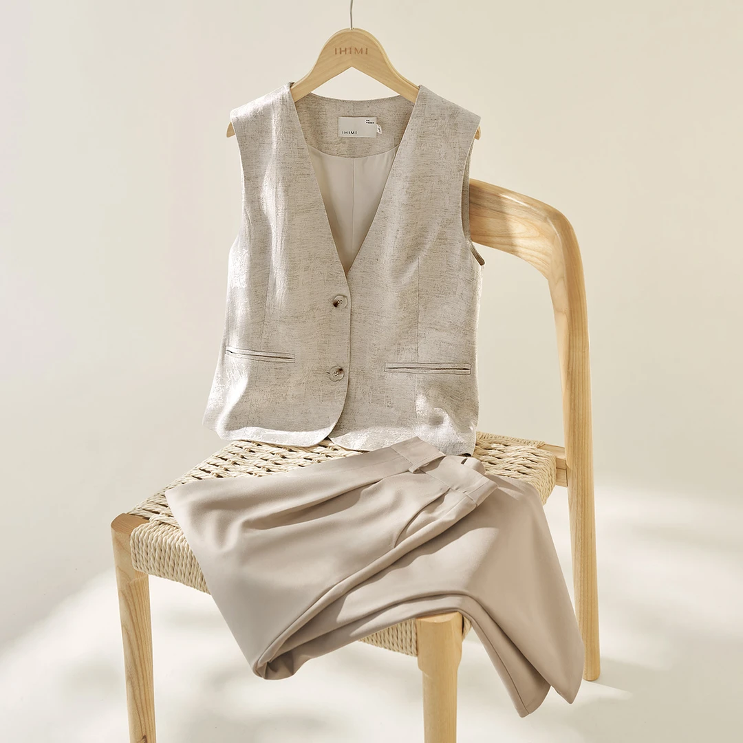 IHIMI/海谧25夏新款简约肌理花纹马甲外套上衣直筒裤两件套装9068