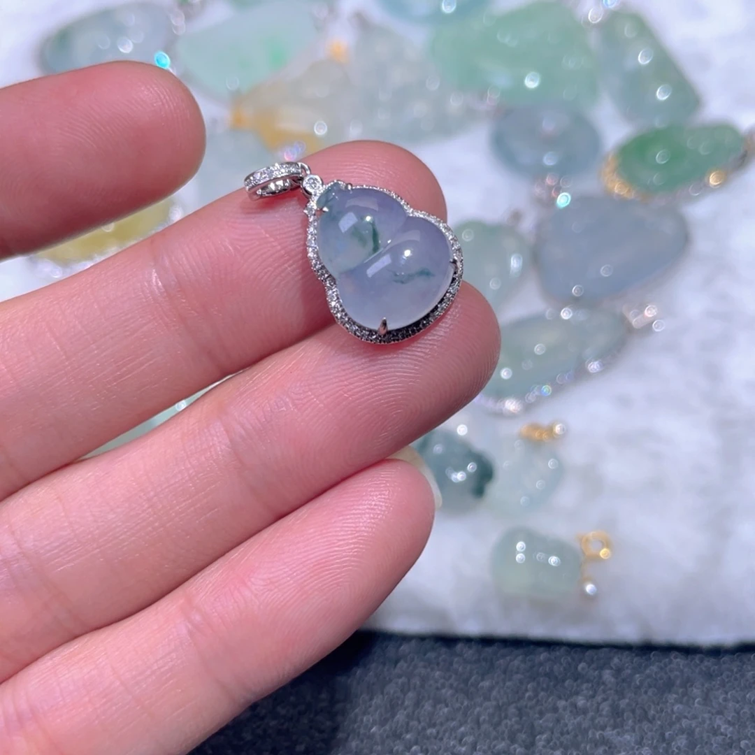 颈饰18K金镶嵌翡翠翡翠