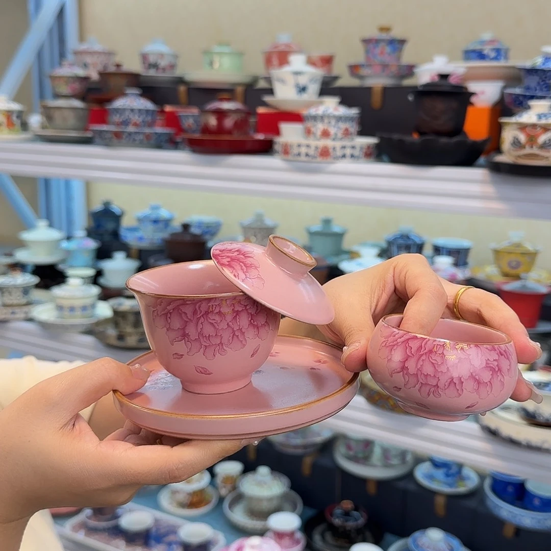 我们都是在这里关注起来