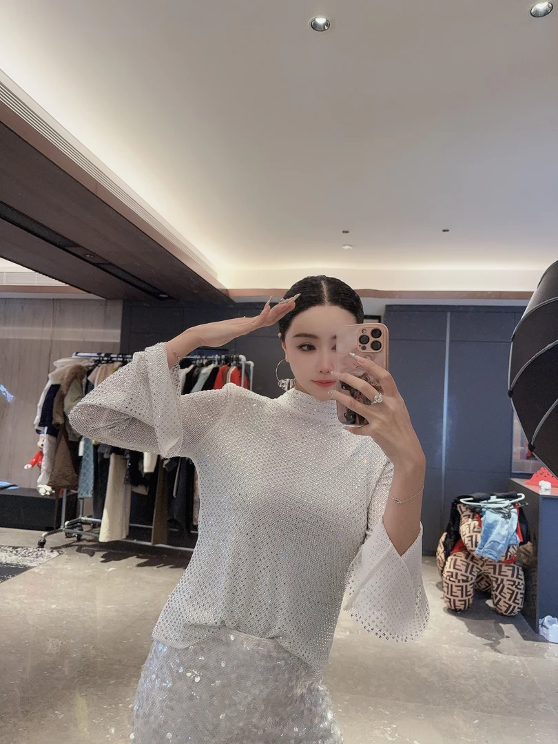 DOUWU【钻石少女】白色满身钻喇叭袖高领长袖上衣SY13267