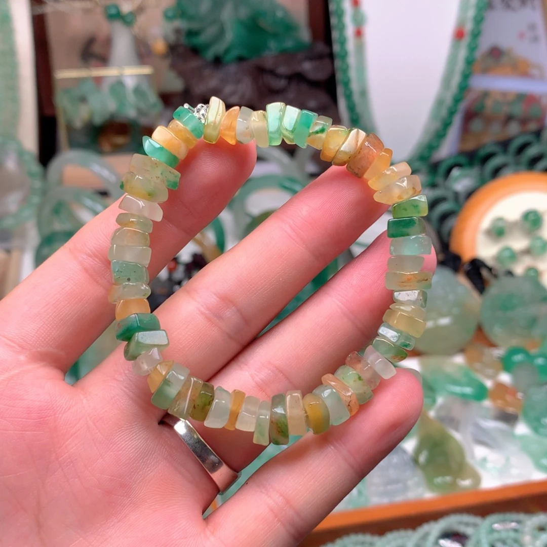 石英质玉（非洲翠）手串未镶嵌七*~卡9.5