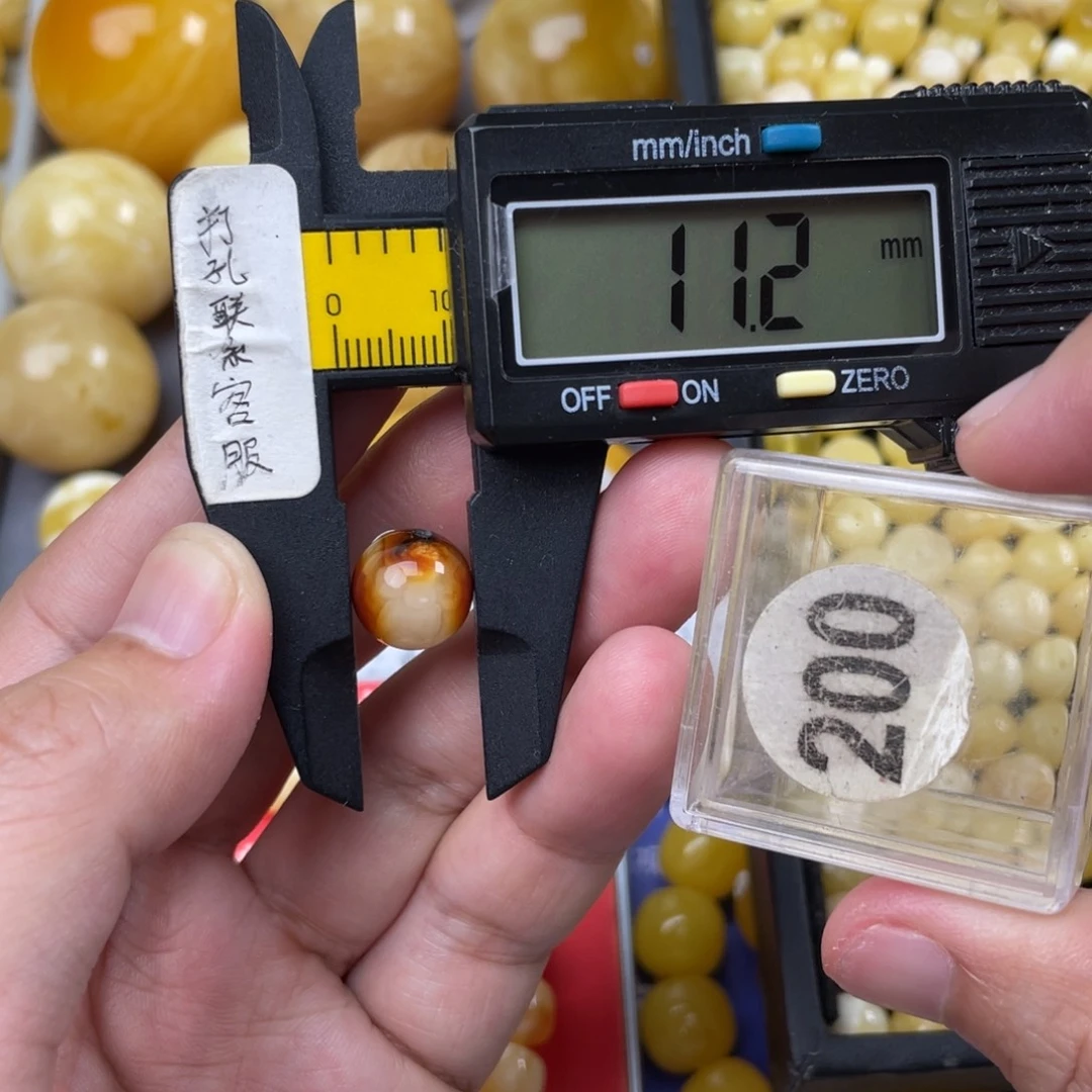 未镶嵌蜜蜡珠宝奇石