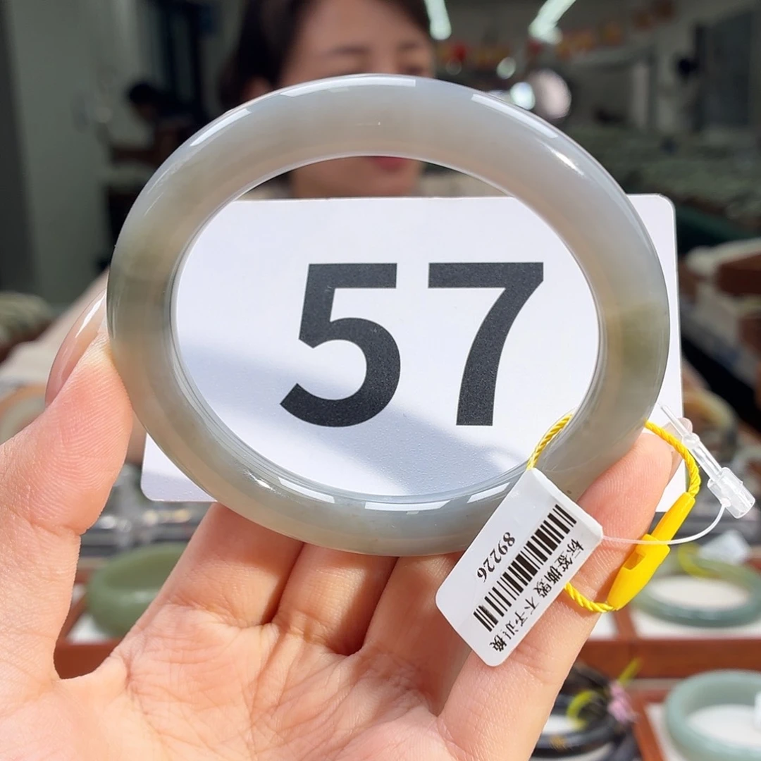 和田玉手镯未镶嵌纹