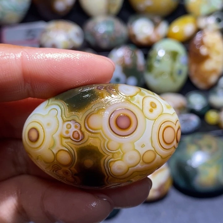 玛瑙/玉髓未镶嵌珠宝半成品112