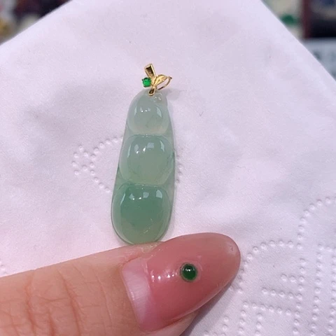 颈饰18K金镶嵌翡翠