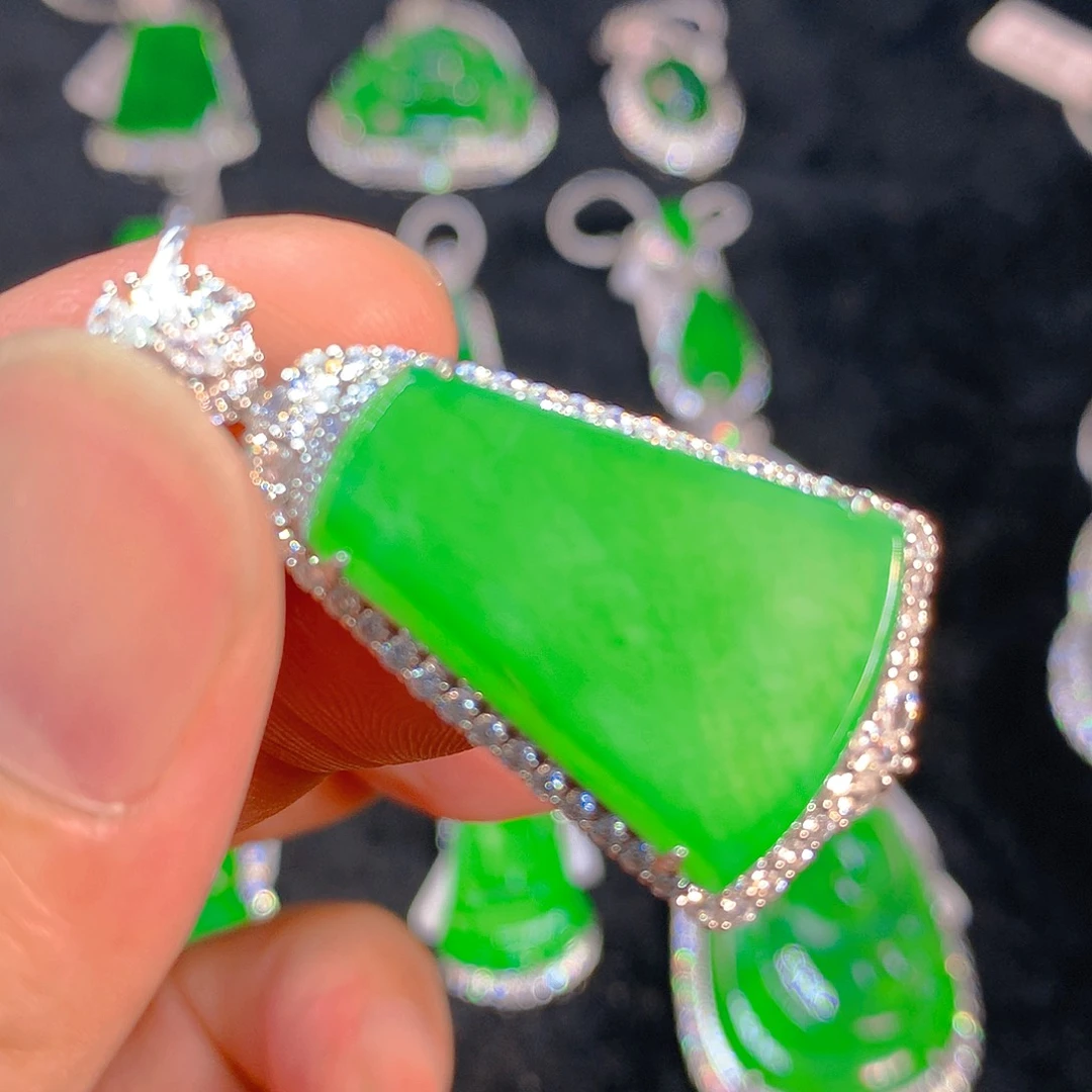 颈饰银S925镶嵌翡翠