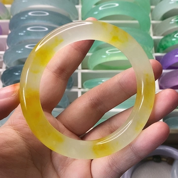 未镶嵌手镯石英岩玉