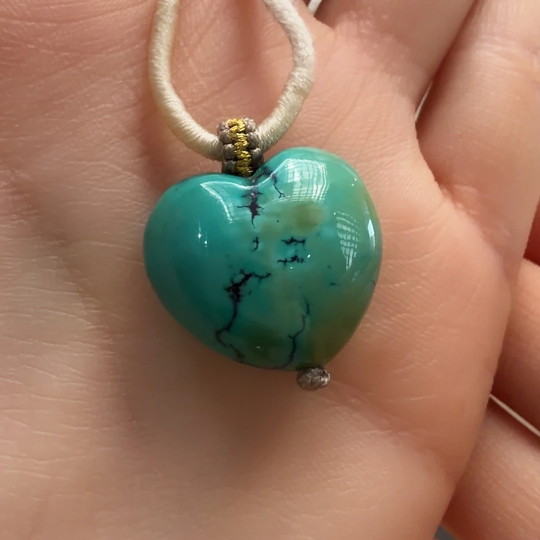 绿松石未镶嵌颈饰