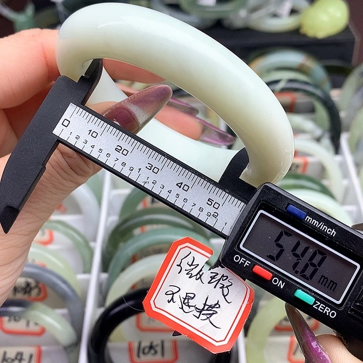 蛇纹石玉手镯未镶嵌1056