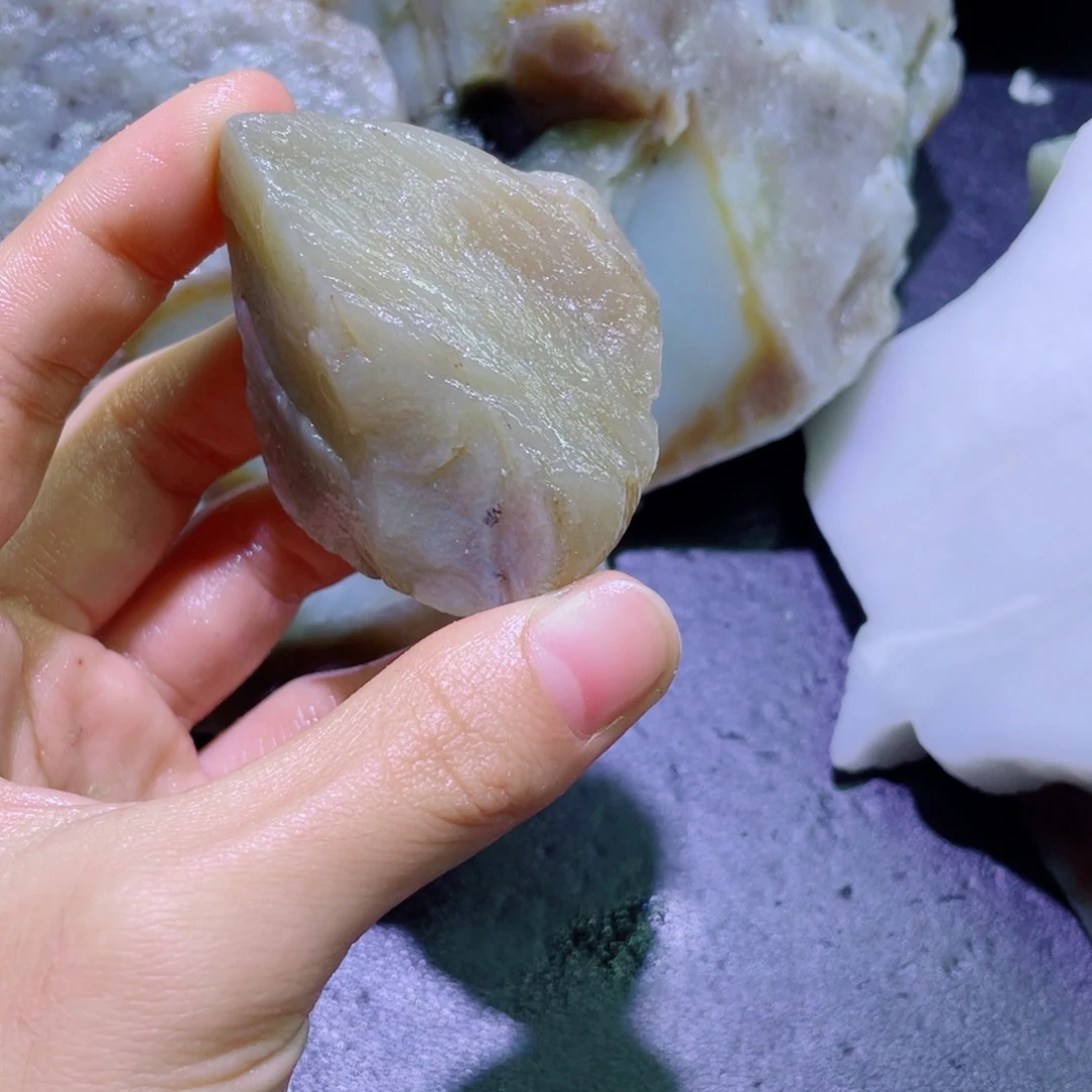 和田玉未镶嵌珠宝半成品