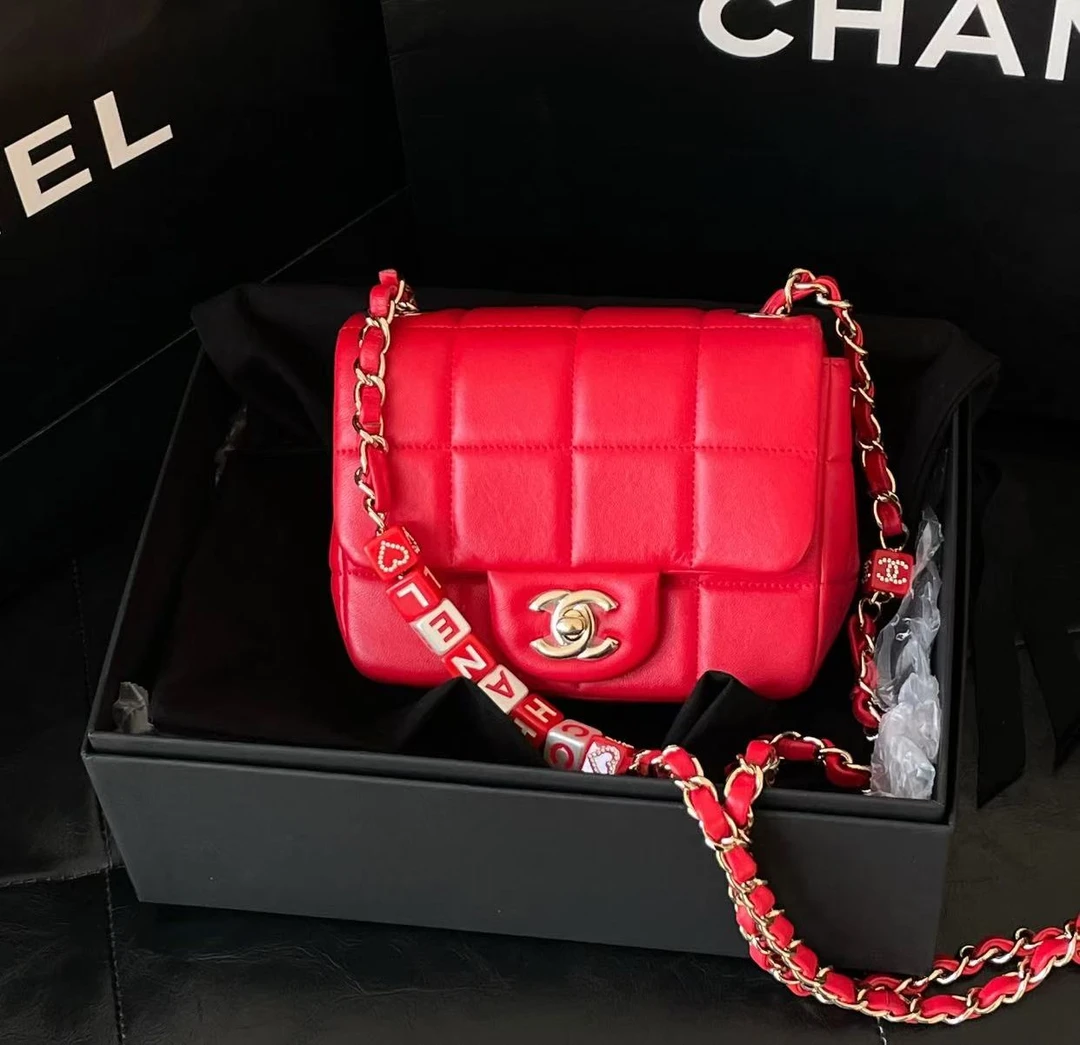 95新 Chanel/香奈儿 红色珐琅骰子钻扣方胖子包 13027785